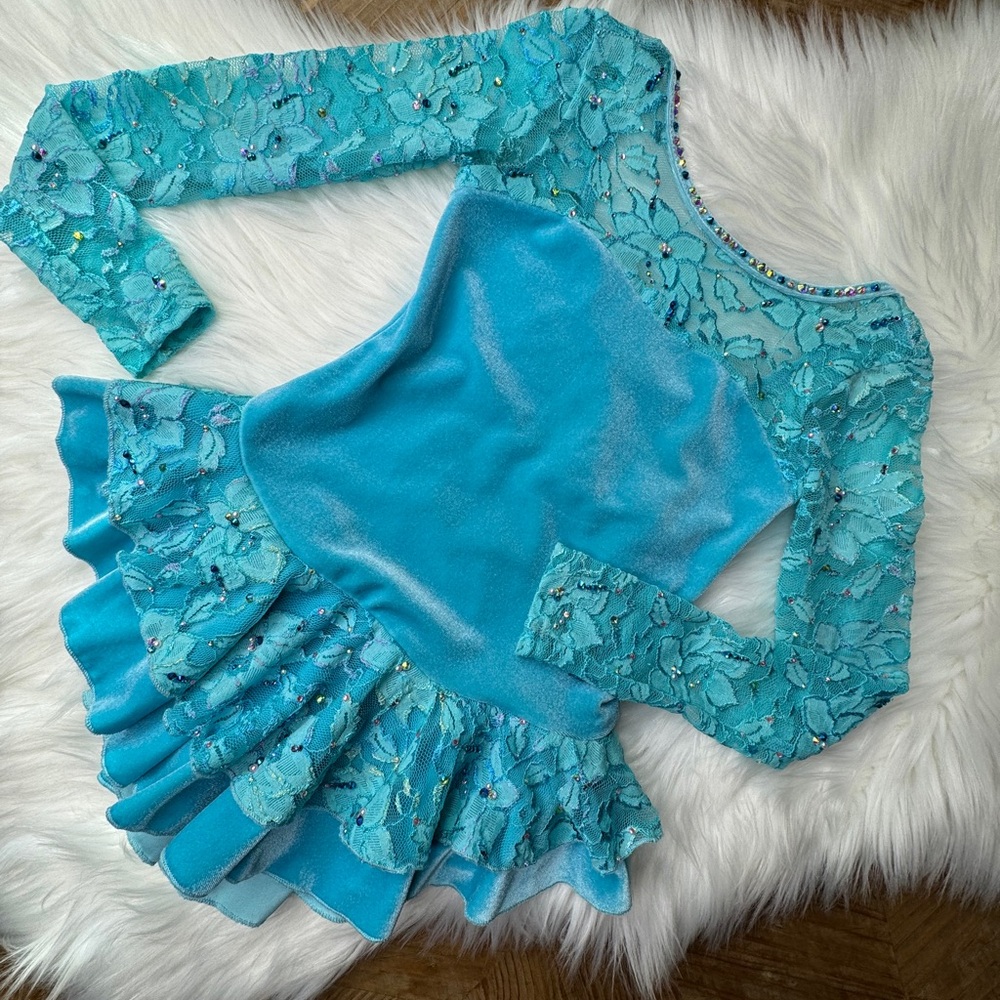 Ice Fire Velvet & Lace Figure Skating Dress size small girls